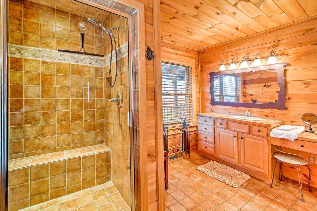 Lake Hartwell Villa With Dock, Theater And Hot Tub! South Union Eksteriør bilde